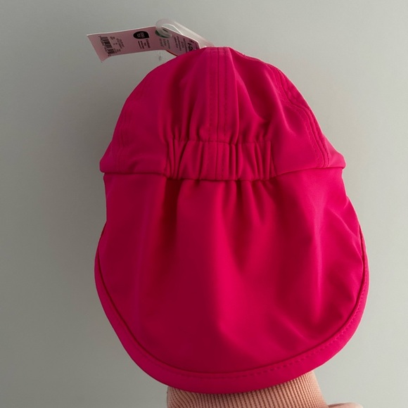 Baby Vibrant Pink Sun Protection Hat with Neck Flap 6-12 months - Picture 2 of 3